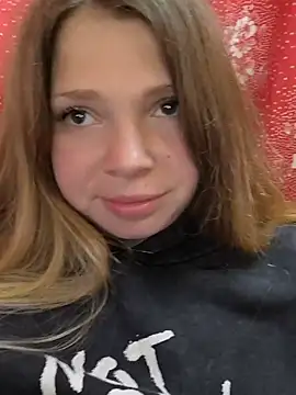 Snapshot of Zuli_Kiska chatting on May 13, 2026, 7:28 am Zuli Kiska online show from May 13, 2026, 7:28 am