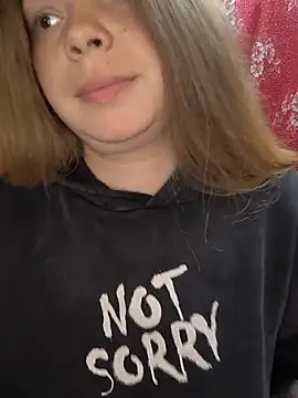 Snapshot of Zuli_Kiska chatting on June 7, 2026, 10:19 am Zuli Kiska online show from June 7, 2026, 10:19 am