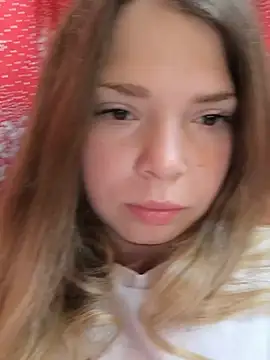 Snapshot of Zuli_Kiska chatting on June 10, 2026, 3:07 am Zuli Kiska online show from June 10, 2026, 3:07 am