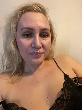 YourBlondee online show from January 14, 2026, 3:12 am
