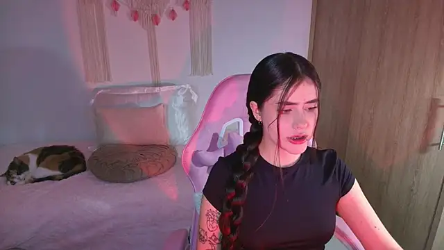 iriswest  online show from February 19, 2026, 12:50 am