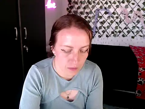 kittykalor09 online show from April 1, 2026, 3:31 pm