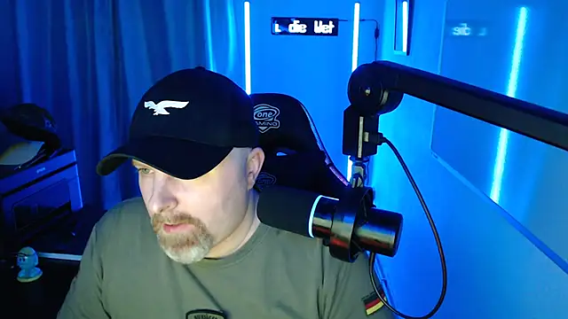 Snapshot of DerPornoPete chatting on September 17, 2025, 11:39 pm DerPornoPete online show from September 17, 2025, 11:39 pm