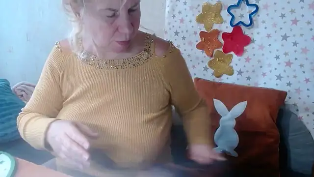 QueenLana online show from October 24, 2025, 8:33 am