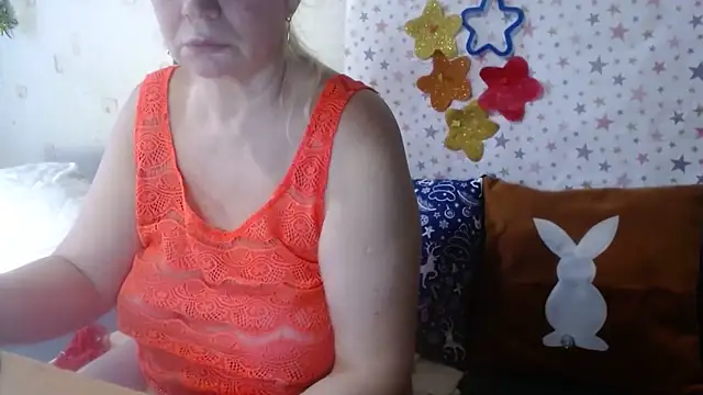 QueenLana online show from December 22, 2025, 6:32 am