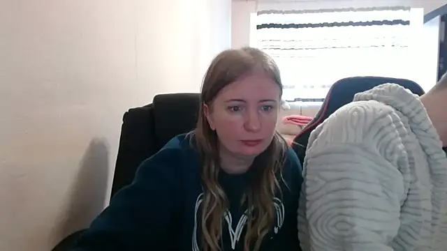 PeterAndJen online show from October 30, 2025, 7:54 am