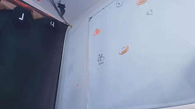 Snapshot of timkerbell_ chatting on November 4, 2025, 7:13 pm timkerbell online show from November 4, 2025, 7:13 pm