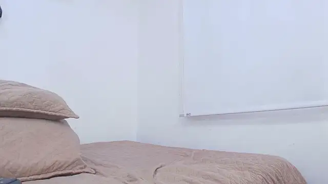 Snapshot of timkerbell_ chatting on November 6, 2025, 7:15 pm timkerbell online show from November 6, 2025, 7:15 pm