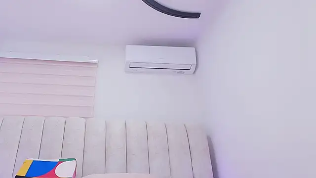 Snapshot of timkerbell_ chatting on December 5, 2025, 7:43 pm timkerbell online show from December 5, 2025, 7:43 pm