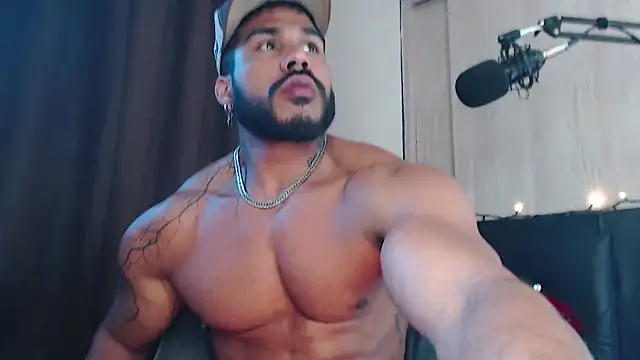 Snapshot of Artemis_Kazttman chatting on January 2, 2025, 1:08 pm Artemis Kazttman online show from January 2, 2025, 1:08 pm