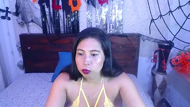 NikkieMilky online show from October 15, 2025, 2:11 am