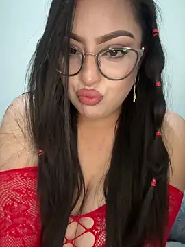 MileyGia online show from April 7, 2026, 2:56 am