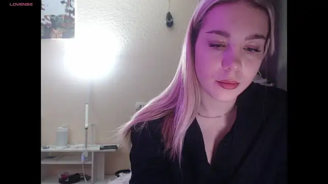 ariashaa online show from October 22, 2025, 3:12 pm