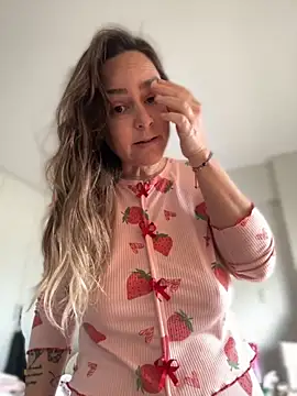 misslulipop online show from September 14, 2025, 2:05 pm