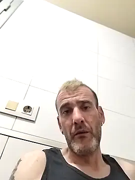 Snapshot of raulacab chatting on April 9, 2026, 11:43 pm raulacab online show from April 9, 2026, 11:43 pm