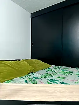 Angela isabella online show from October 17, 2025, 9:06 pm