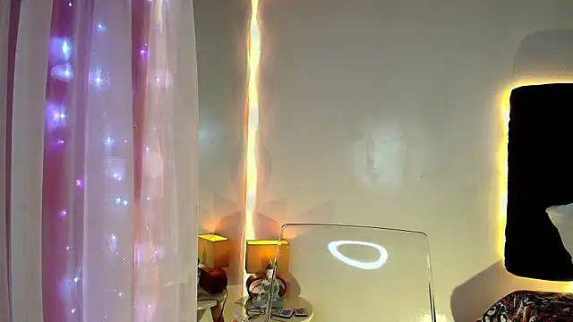 lorrayne  online show from March 28, 2026, 12:16 pm