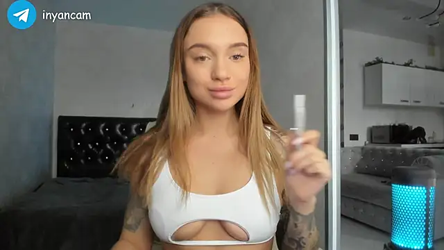 Snapshot of _in_yan chatting on January 14, 2025, 4:15 am  in yan online show from January 14, 2025, 4:15 am