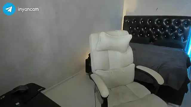 Snapshot of _in_yan chatting on January 22, 2025, 4:13 am  in yan online show from January 22, 2025, 4:13 am