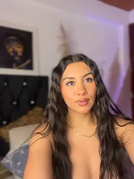 Snapshot of Ambar_pe_ chatting on February 22, 2025, 3:23 am Ambar pe online show from February 22, 2025, 3:23 am