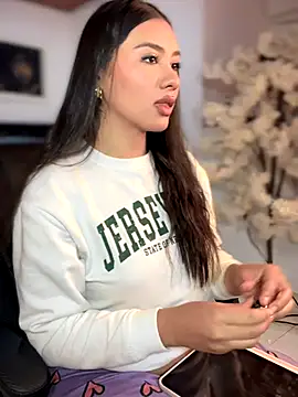 Snapshot of Ambar_pe_ chatting on October 26, 2025, 6:58 pm Ambar pe online show from October 26, 2025, 6:58 pm