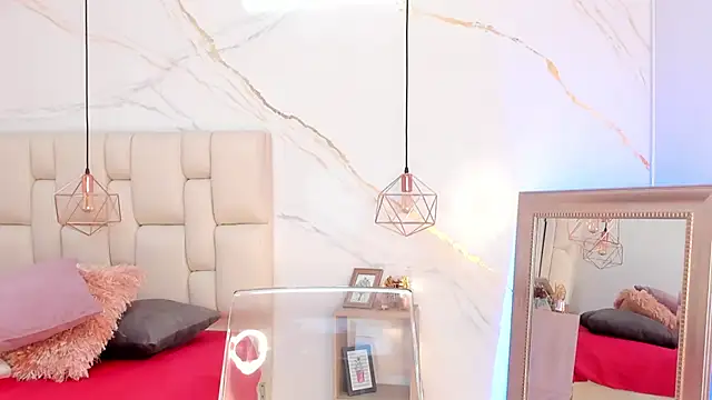 IsiisLovei online show from March 12, 2025, 2:56 pm