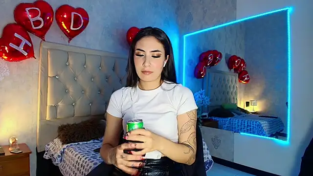 Snapshot of nini_love01 chatting on February 27, 2025, 4:09 am nini love01 online show from February 27, 2025, 4:09 am