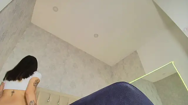 Snapshot of nini_love01 chatting on March 10, 2025, 3:56 am nini love01 online show from March 10, 2025, 3:56 am