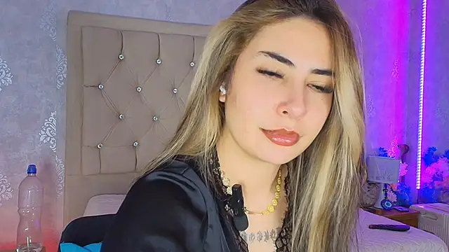 nini love01 online show from March 13, 2026, 4:08 am