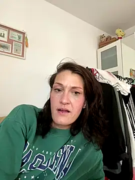 Snapshot of CherrysWetCam chatting on December 21, 2025, 1:18 pm CherrysWetCam online show from December 21, 2025, 1:18 pm