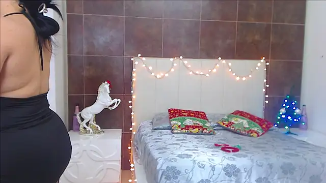 PamelaTomson online show from December 6, 2024, 12:38 pm