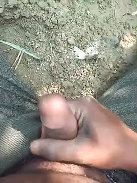 Snapshot of FinableKnee chatting on October 28, 2025, 5:22 am FinableKnee online show from October 28, 2025, 5:22 am