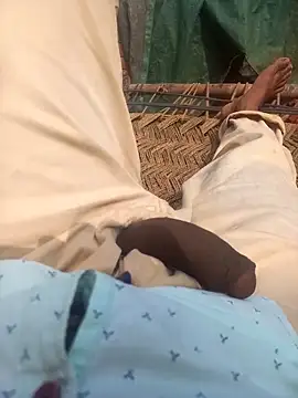 Snapshot of FinableKnee chatting on February 3, 2026, 7:24 am FinableKnee online show from February 3, 2026, 7:24 am