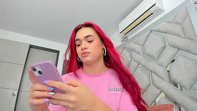 Snapshot of alexandra_fire69x chatting on April 28, 2026, 2:44 pm alexandra fire69x online show from April 28, 2026, 2:44 pm