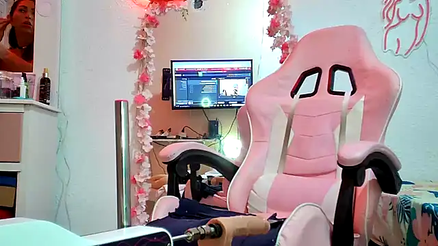 Snapshot of Dulce_Maria05 chatting on December 23, 2024, 10:33 pm Dulce Maria05 online show from December 23, 2024, 10:33 pm