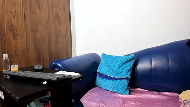 Mature Skinny online show from October 25, 2025, 7:05 am