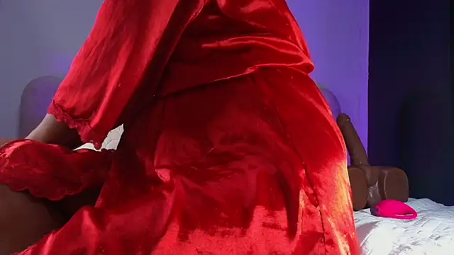 sofi decker online show from November 12, 2025, 12:27 pm