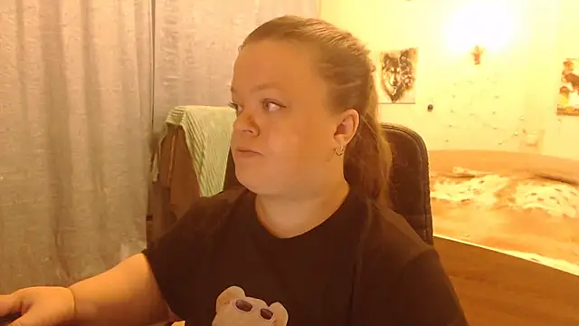 Janiffer MiMi online show from March 6, 2025, 5:33 pm