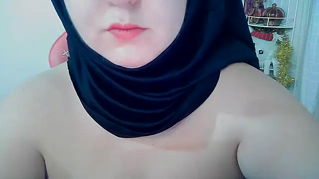 PinkPudding online show from December 24, 2024, 6:28 pm