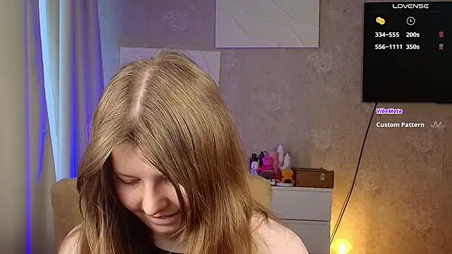 Vivian cutie online show from April 23, 2026, 3:36 pm