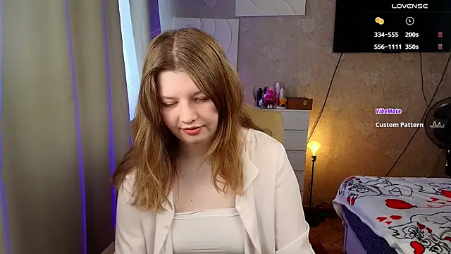 Snapshot of Vivian_cutie chatting on April 26, 2026, 10:35 am Vivian cutie online show from April 26, 2026, 10:35 am