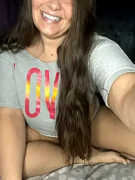 Snapshot of CamilaLovexoxo chatting on December 16, 2025, 2:11 pm CamilaLovexoxo online show from December 16, 2025, 2:11 pm