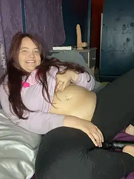 CamilaLovexoxo online show from April 24, 2026, 1:13 pm