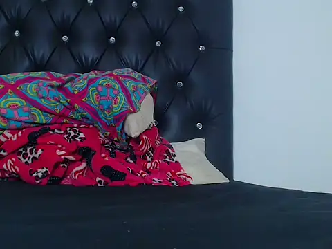 jeancarloscum12 online show from December 3, 2025, 9:35 pm