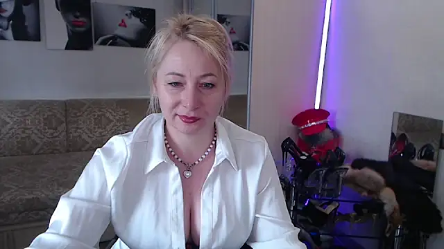 MistressMilfa online show from February 14, 2026, 7:27 am