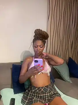 Snapshot of PETITE_NAOMI chatting on March 15, 2025, 6:21 pm PETITE NAOMI online show from March 15, 2025, 6:21 pm