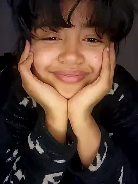 Snapshot of Peach_Girll chatting on February 7, 2025, 5:10 am Peach Girll online show from February 7, 2025, 5:10 am