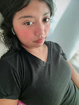 Peach Girll online show from July 15, 2026, 8:25 pm