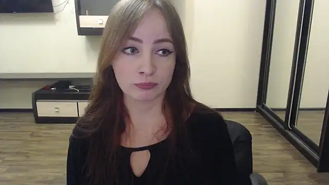 Laralianna online show from December 10, 2024, 6:38 pm