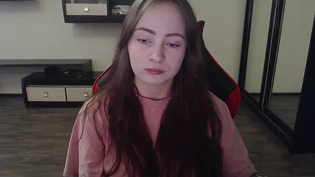 Laralianna online show from March 19, 2025, 8:45 am